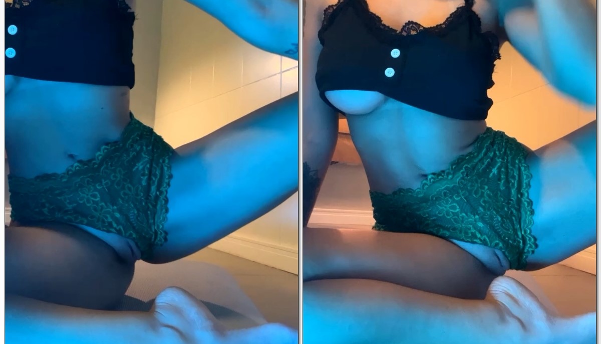 Fernanda Campos fazendo um vídeo sexy com calcinha de lado