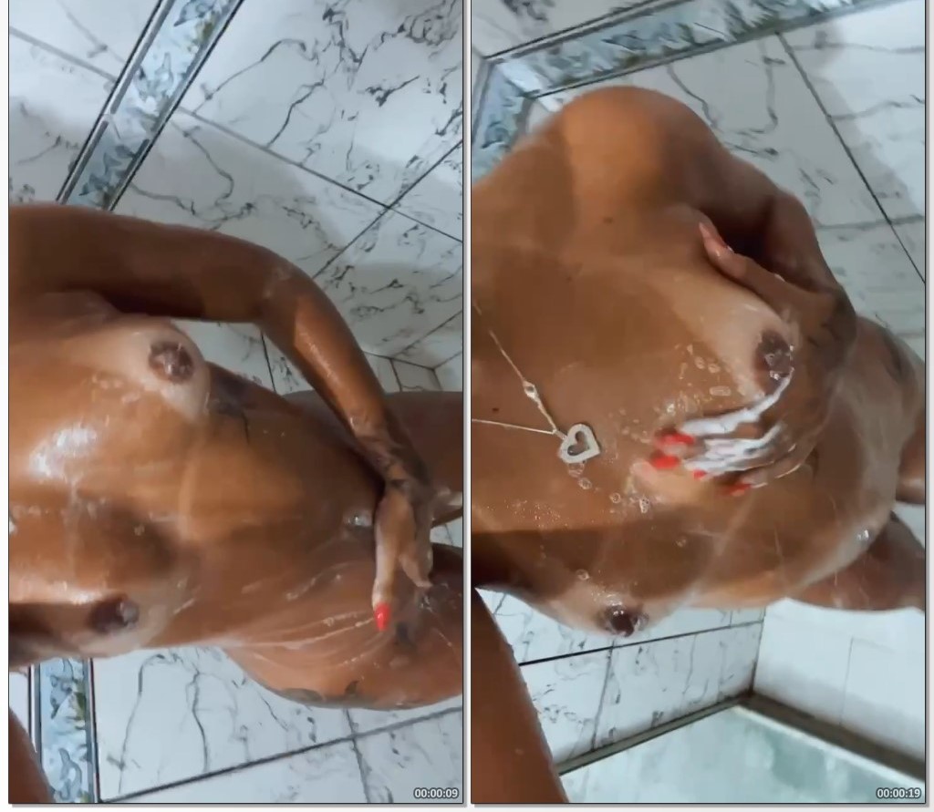 Livia Vitória do OnlyFans numa cena no chuveiro ensaboando seu corpo de forma sensual