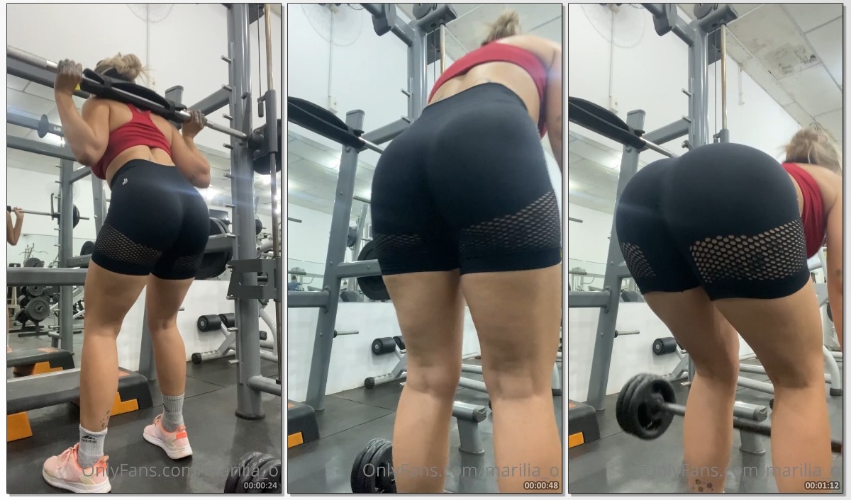 Marilia Oliveira treinando de shorts justo realçando o bumbum