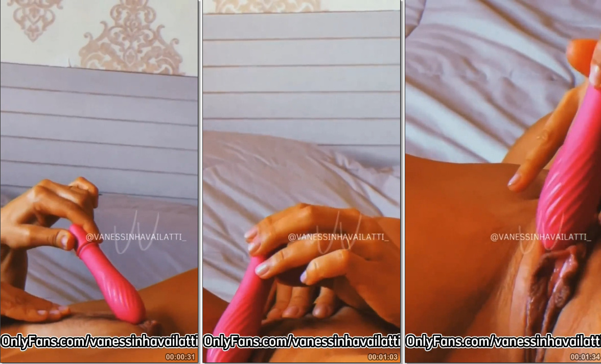 Vanessinha Vailatti, famosa do onlyfans, mostrando seu vibrador no clitóris  grande com a xoxota molhadinha - Xvideos WS