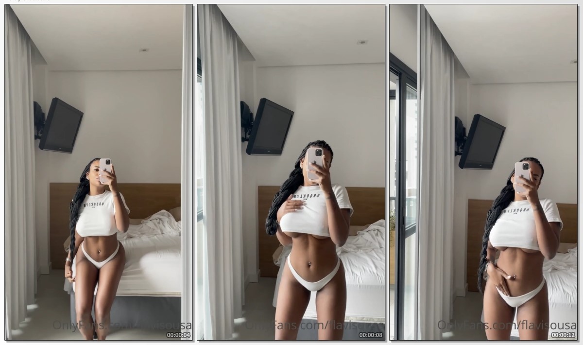 Flaviane Souza, mulher negra sexy, teve suas fotos ousadas divulgadas online só de calcinha