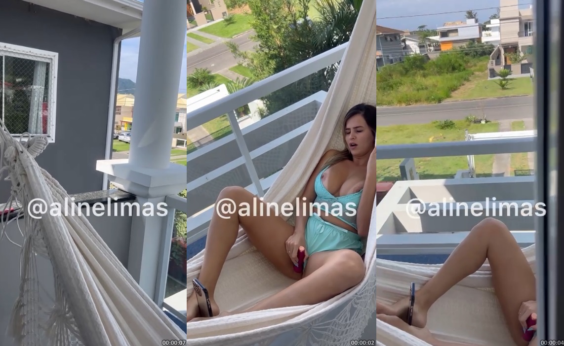 Aline Limas se exibindo sem roupa usando um vibrador na cama