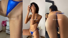 Com uma calcinha sexy, a Colarineros acaricia a bucetinha e fica excitada