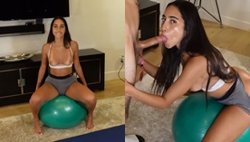 Izzy Green realiza sexo oral no parceiro enquanto se estica em cima da bola de pilates, recebendo ejaculação na boca