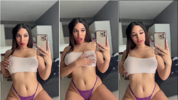 Paula Flores compartilhando conteúdo exclusivo no Onlyfans de graça, mostrando calcinha sendo rasgada de forma sensual