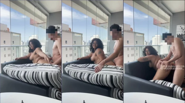 Juliana Coxta fazendo um striptease para o macho e deixando ele louco de desejo